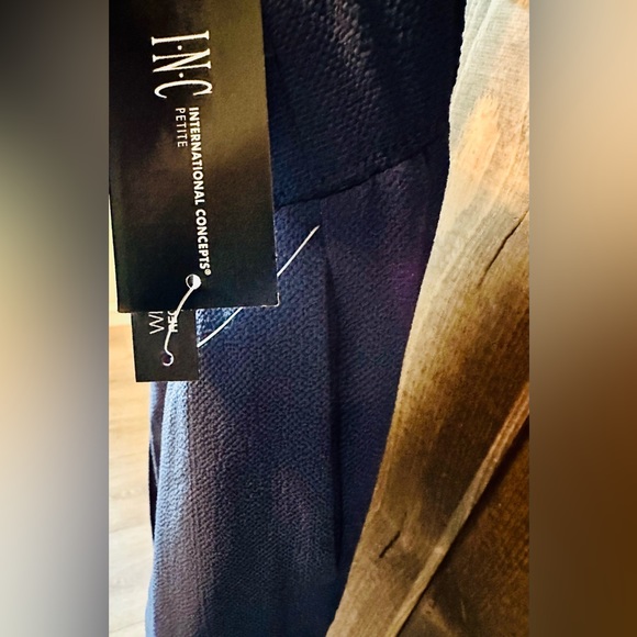 NWT, Petite, wide-leg pants. - Picture 4 of 4